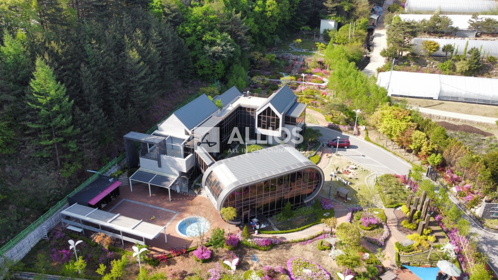 평창군 용평 고급 별장 또는 카페 통매각 재산리 매매 재산리 근생 ·건물 지하 1층/지상 2층