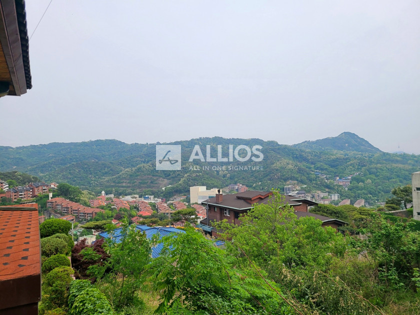 서울 종로구 평창동 넓은 정원의 평창동을 내려다보는 멋진 전망의 단독주택 매매 매물번호 12181 사진 4
